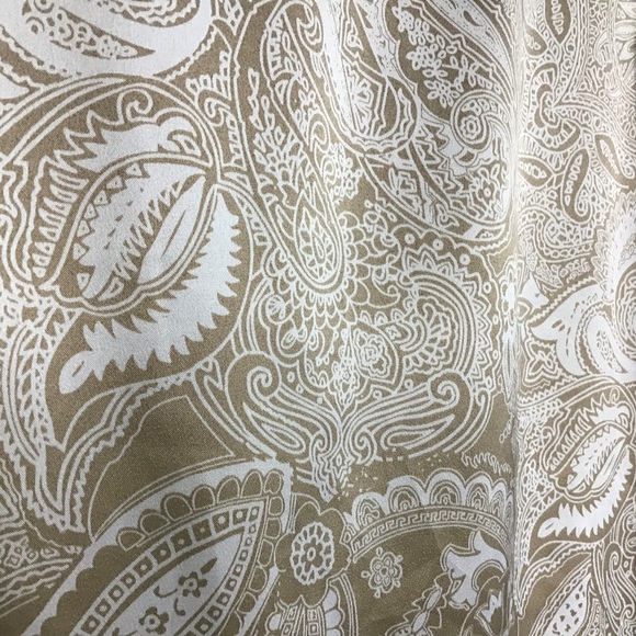 CHICO’S | GOLD & CREAM PAISLEY PRINT TANK - Picture 4 of 7